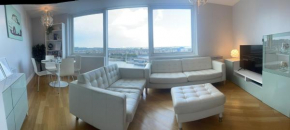 Luxury 8th Floor Apartment with Stunning Views